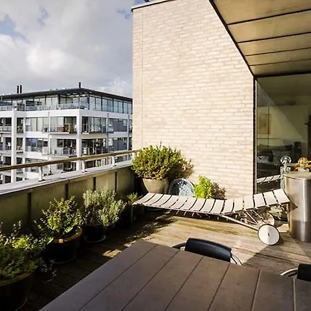 Central Location. Harbour View. Perfect For City Vacation. Apartment