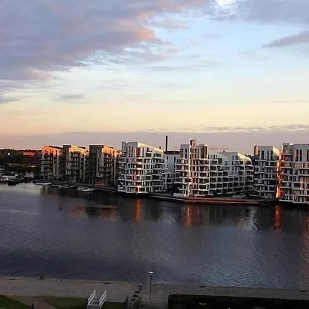 Central Location. Harbour View. Perfect For City Vacation.
