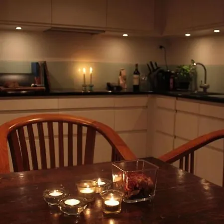 Central Location. Harbour View. Perfect For City Vacation. *
