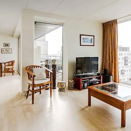 Central Location. Harbour View. Perfect For City Vacation. Apartment